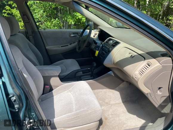 2002 Honda Accord LX z VIN 1HGCG56442A044999, wystawiony jako Copart lot #56222325 z przebiegiem Nie podano mil oraz Czysty tytuł • Clean title. Historia ofert i sprzedaży dostępna na DreamBid. Obrazek 5.