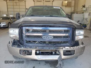 2005 Ford Excursion Eddie Bauer z VIN 1FMSU45P05ED40748, wystawiony jako Copart lot #55060805 z przebiegiem 286 908 mil mil oraz Szkoda całkowita • Salvage title. Historia ofert i sprzedaży dostępna na DreamBid. Obrazek 5.
