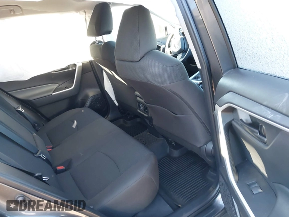 2022 Toyota RAV4 LE with VIN 2T3F1RFVXNC261042, listed as a IAAI auction lot 41003080 with 86,056 mi miles. Bid and sale history available at carsss.com. Image 8.