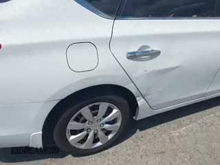 2017 Nissan Sentra S с VIN 3N1AB7AP2HY399582, выставлен на аукционе IAAI как лот 42202940 с пробегом 187 470 миль миль и . История ставок и продаж доступна на DreamBid. Изображение 6.