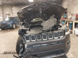 2018 Jeep Compass Limited with VIN 3C4NJDCB9JT245942, listed as a IAAI auction lot 41716399 with 67,587 mi miles. Bid and sale history available at carsss.com. Image 12.