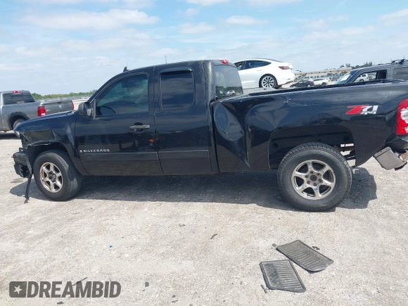 2007 Chevrolet Silverado 1500 1LT with VIN 2GCEK19J271659603, listed as a IAAI auction lot 42098689 with 240,918 mi miles and . Bid and sale history available at DreamBid. Image 15.