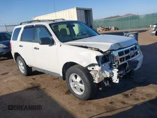 2011 Ford Escape XLT с VIN 1FMCU9DG7BKB53006, выставлен на аукционе IAAI как лот 41432659 с пробегом 113 521 миль миль и . История ставок и продаж доступна на DreamBid. Изображение 1.