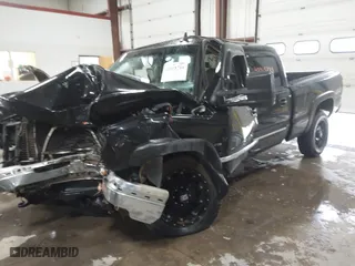 2006 Chevrolet Silverado 2500HD LT1 with VIN 1GCHK23DX6F210487, listed as a IAAI auction lot 40915744 with 1 mi miles. Bid and sale history available at carsss.com. Image 17.