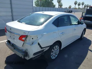 2015 Nissan Sentra SV z VIN 3N1AB7AP6FY221199, wystawiony jako IAAI lot #42360738 z przebiegiem 153 802 mil mil oraz . Historia ofert i sprzedaży dostępna na DreamBid. Obrazek 4.