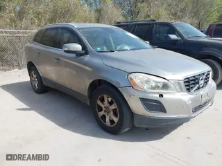 2012 Volvo XC60 3.2L with VIN YV4952DZ5C2288519, listed as a IAAI auction lot 41868577 with 120,601 mi miles. Bid and sale history available at carsss.com. Image 1.