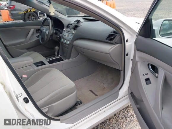 2009 Toyota Camry with VIN 4T1BE46K39U882101, listed as a IAAI auction lot 42033330 with 132,384 mi miles. Bid and sale history available at carsss.com. Image 5.