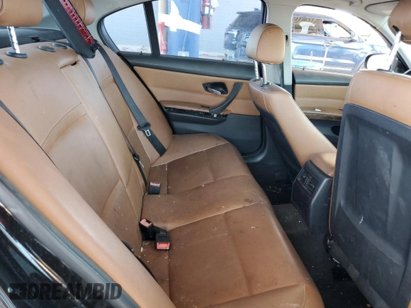 2011 BMW 3 Series 328i z VIN WBAPH5C55BA446506, wystawiony jako Copart lot #64320775 z przebiegiem 176 862 mil mil oraz Czysty tytuł • Clean title. Historia ofert i sprzedaży dostępna na DreamBid. Obrazek 10.