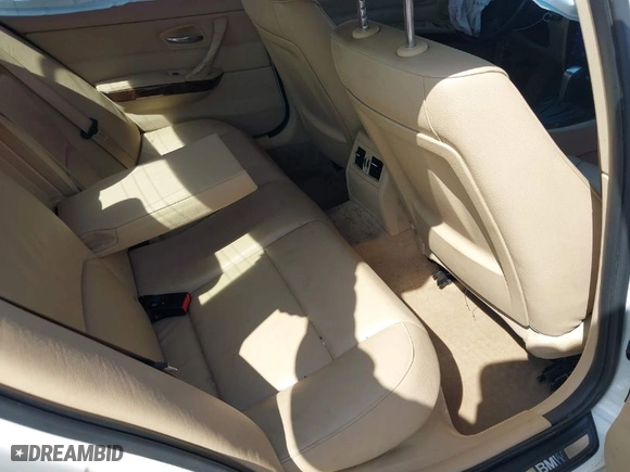 2011 BMW 3 Series 328i with VIN WBAPH7C53BE461025, listed as a IAAI auction lot 41925054 with 150,175 mi miles. Bid and sale history available at carsss.com. Image 8.