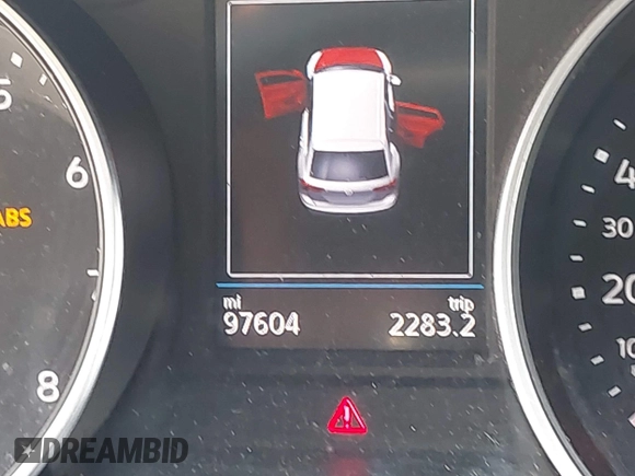 2018 Volkswagen Tiguan SEL with VIN 3VV3B7AX2JM060292, listed as a IAAI auction lot 42274534 with 97,604 mi miles and . Bid and sale history available at DreamBid. Image 15.