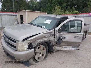 2008 Chevrolet Silverado 1500 1LT with VIN 1GCEC19J68Z269710, listed as a IAAI auction lot 40515761 with 241,686 mi miles and . Bid and sale history available at DreamBid. Image 6.