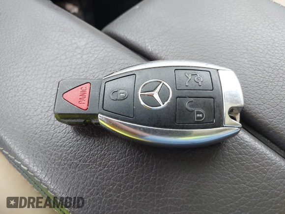 2014 Mercedes-Benz GLK 350 with VIN WDCGG5HB0EG326077, listed as a IAAI auction lot 42041401 with 122,087 mi miles and . Bid and sale history available at DreamBid. Image 11.