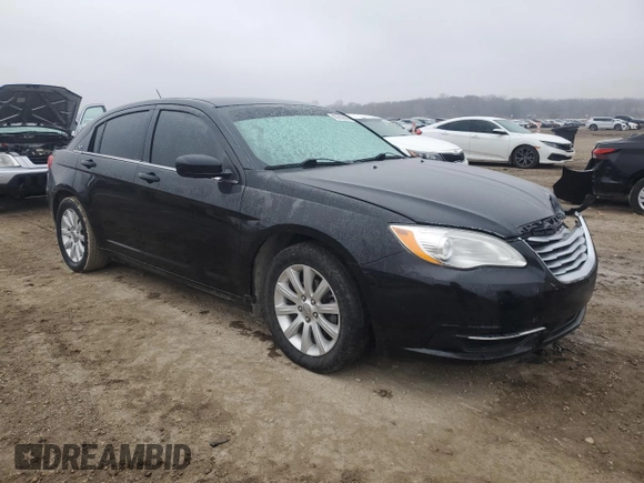 2013 Chrysler 200 Touring z VIN 1C3CCBBB6DN539475, wystawiony jako Copart lot #43955965 z przebiegiem 129 207 mil mil oraz Szkoda całkowita • Salvage title. Historia ofert i sprzedaży dostępna na DreamBid. Obrazek 4.