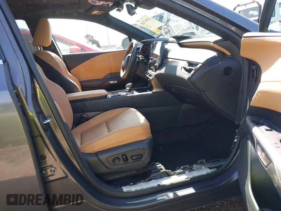 2024 Lexus RX 350 z VIN 2T2BAMBA5RC033402, wystawiony jako IAAI lot #41947126 z przebiegiem Nie podano mil oraz . Historia ofert i sprzedaży dostępna na DreamBid. Obrazek 5.