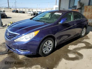 2013 Hyundai Sonata GLS z VIN 5NPEB4AC4DH521702, wystawiony jako Copart lot #56234855 z przebiegiem 111 191 mil mil oraz Szkody całkowita. Historia ofert i sprzedaży dostępna na DreamBid. Obrazek 1.