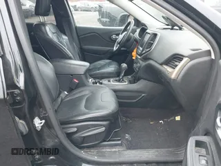 2016 Jeep Cherokee Limited z VIN 1C4PJMDS5GW280679, wystawiony jako IAAI lot #42186825 z przebiegiem 75 256 mil mil oraz . Historia ofert i sprzedaży dostępna na DreamBid. Obrazek 5.