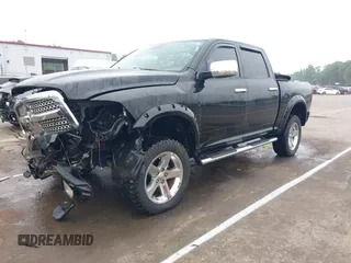 2013 Ram 1500 Express z VIN 1C6RR6KT2DS617294, wystawiony jako IAAI lot #42031712 z przebiegiem 188 723 mil mil oraz . Historia ofert i sprzedaży dostępna na DreamBid. Obrazek 2.