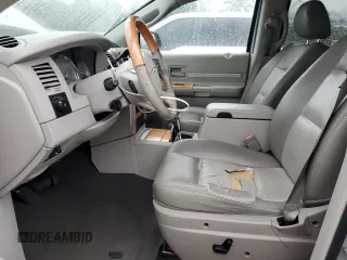 2008 Chrysler Aspen Limited z VIN 1A8HX58N28F117382, wystawiony jako Copart lot #47127695 z przebiegiem 190 599 mil mil oraz Szkoda całkowita • Salvage title. Historia ofert i sprzedaży dostępna na DreamBid. Obrazek 7.