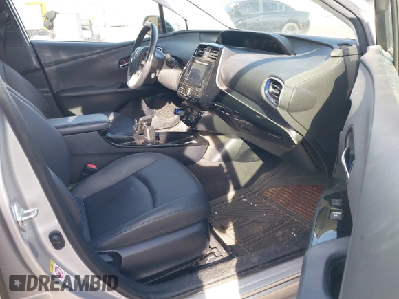 2016 Toyota Prius Four with VIN JTDKARFU1G3015572, listed as a IAAI auction lot 41891235 with 85,930 mi miles. Bid and sale history available at carsss.com. Image 5.