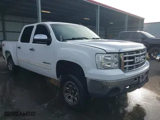 2010 GMC Sierra 1500 SLE with VIN 3GTRKVE32AG224644, listed as a IAAI auction lot 41494023 with 289,007 mi miles. Bid and sale history available at carsss.com. Image 1.