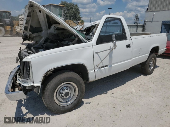 1988 Chevrolet Silverado 3500 z VIN 1GCGC34K3JE141720, wystawiony jako Copart lot #53824654 z przebiegiem 194 390 mil mil oraz Nie do naprawy. Historia ofert i sprzedaży dostępna na DreamBid. Obrazek 1.