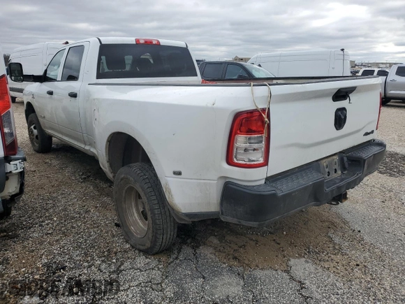 2020 Ram 3500 Tradesman with VIN 3C63RRGL1LG176635, listed as a Copart auction lot 42258635 with 228,807 mi miles and Clean Title. Bid and sale history available at carsss.com. Image 2.