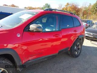 2019 Jeep Cherokee Trailhawk с VIN 1C4PJMBX7KD298488, выставлен на аукционе IAAI как лот 40697687 с пробегом 127 060 миль миль и . История ставок и продаж доступна на DreamBid. Изображение 6.