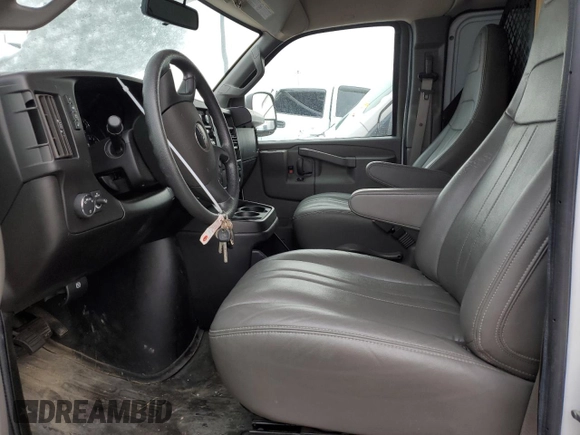 2022 GMC Savana Cargo z VIN 1GTW7AFP6N1148400, wystawiony jako Copart lot #55868185 z przebiegiem 27 226 mil mil oraz Szkoda całkowita • Salvage title. Historia ofert i sprzedaży dostępna na DreamBid. Obrazek 7.