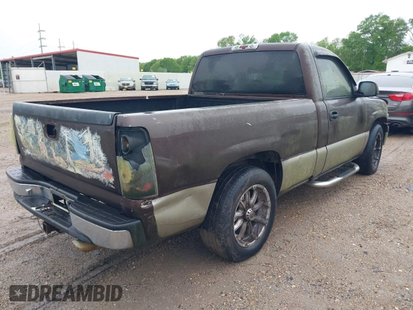 1999 Chevrolet Silverado 1500 with VIN 1GCEC14W0XZ170429, listed as a IAAI auction lot 41910557 with 301,746 mi miles. Bid and sale history available at carsss.com. Image 4.