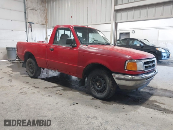 1996 Ford Ranger XL z VIN 1FTCR10A8TPB46028, wystawiony jako IAAI lot #42477552 z przebiegiem 219 635 mil mil oraz . Historia ofert i sprzedaży dostępna na DreamBid. Obrazek 1.