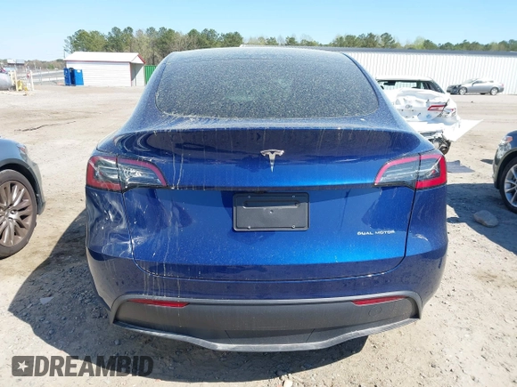 2024 Tesla Model Y Long Range with VIN 7SAYGDEE5RA329172, listed as a IAAI auction lot 41892147 with 8,030 mi miles and . Bid and sale history available at DreamBid. Image 16.