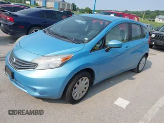 2015 Nissan Note SV z VIN 3N1CE2CP9FL352740, wystawiony jako IAAI lot #42483914 z przebiegiem 71 260 mil mil oraz . Historia ofert i sprzedaży dostępna na DreamBid. Obrazek 2.