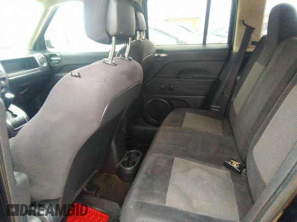 2017 Jeep Patriot Sport z VIN 1C4NJPBA7HD134509, wystawiony jako IAAI lot #41293033 z przebiegiem 143 854 mil mil oraz . Historia ofert i sprzedaży dostępna na DreamBid. Obrazek 17.