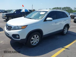 2013 Kia Sorento LX with VIN 5XYKT3A68DG348391, listed as a IAAI auction lot 42072539 with 223,381 mi miles. Bid and sale history available at carsss.com. Image 2.