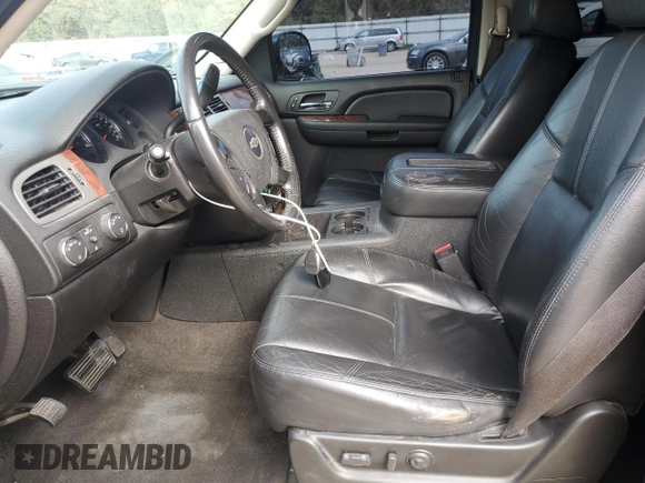 2008 Chevrolet Suburban LT w/3LT with VIN 3GNFK16398G194554, listed as a Copart auction lot 79821194 with 300,889 mi miles and Salvage Title. Bid and sale history available at carsss.com. Image 7.