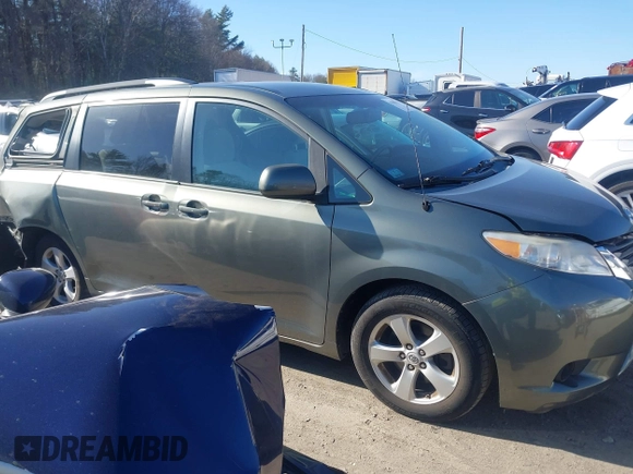2011 Toyota Sienna LE AAS with VIN 5TDKK3DC0BS052186, listed as a IAAI auction lot 41808553 with 131,321 mi miles. Bid and sale history available at carsss.com. Image 13.
