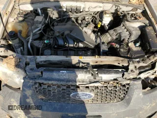2005 Ford Escape XLT with VIN 1FMCU03125KC94028, listed as a Copart auction lot 88942585 with 210,146 mi miles and Non Repairable. Bid and sale history available at DreamBid. Image 11.