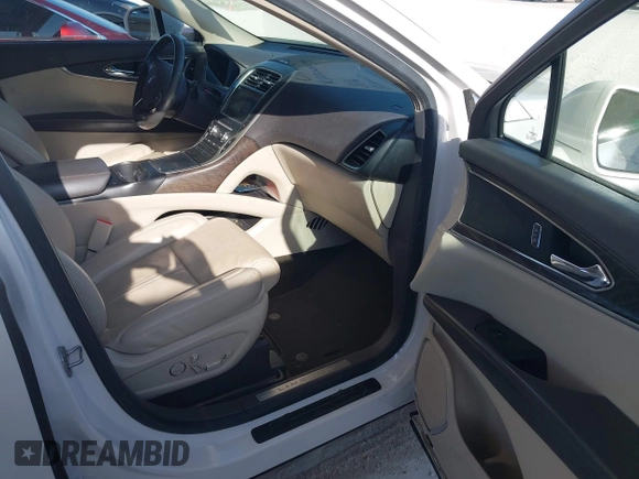 2017 Lincoln MKX Reserve with VIN 2LMPJ6LR6HBL52244, listed as a IAAI auction lot 41908684 with 77,886 mi miles. Bid and sale history available at carsss.com. Image 5.