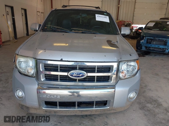 2011 Ford Escape Limited с VIN 1FMCU0EG3BKB39596, выставлен на аукционе IAAI как лот 42622102 с пробегом 179 758 миль миль и . История ставок и продаж доступна на DreamBid. Изображение 6.