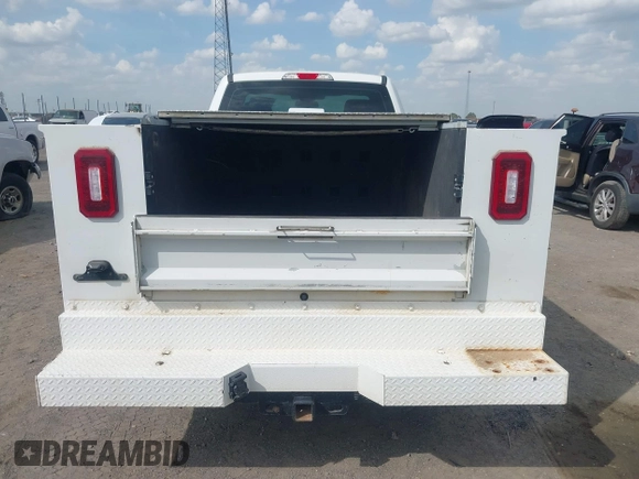 2019 Ford F-350 with VIN 1FDBF3A67KEG49808, listed as a IAAI auction lot 41907987 with 56,677 mi miles and . Bid and sale history available at DreamBid. Image 16.