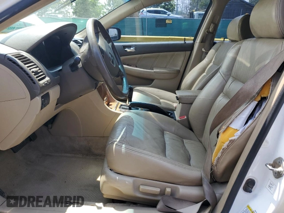 2003 Honda Accord EX z VIN 1HGCM66553A034197, wystawiony jako Copart lot #59805425 z przebiegiem 238 447 mil mil oraz Nie do naprawy • Non repairable. Historia ofert i sprzedaży dostępna na DreamBid. Obrazek 7.