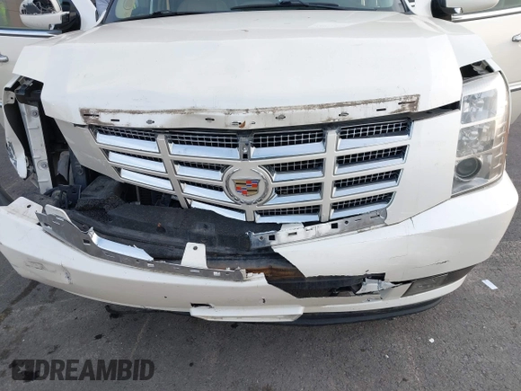 2009 Cadillac Escalade z VIN 1GYFC23229R273227, wystawiony jako IAAI lot #41071598 z przebiegiem 132 263 mil mil oraz . Historia ofert i sprzedaży dostępna na DreamBid. Obrazek 18.