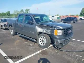 2013 GMC Sierra 1500 Work Truck z VIN 3GTP1TEA1DG214253, wystawiony jako IAAI lot #42128360 z przebiegiem 135 105 mil mil oraz . Historia ofert i sprzedaży dostępna na DreamBid. Obrazek 1.