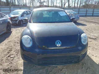 2012 Volkswagen Beetle 2.5L w/Sun/Sound/Nav PZEV with VIN 3VWHP7AT1CM652074, listed as a IAAI auction lot 41374829 with 1 mi miles. Bid and sale history available at carsss.com. Image 6.