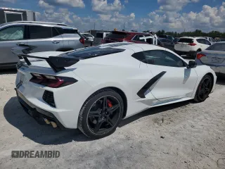 2020 Chevrolet Corvette 2LT with VIN 1G1Y72D47L5114052, listed as a Copart auction lot 68007553 with 5,933 mi miles. Bid and sale history available at carsss.com. Image 3.