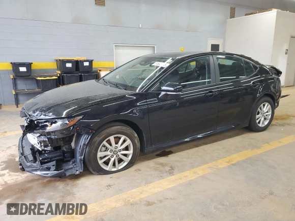 2025 Toyota Camry LE with VIN 4T1DAACK8SU528619, listed as a Copart auction lot 51645145 with 5,915 mi miles and Salvage Title. Bid and sale history available at DreamBid. Image 1.