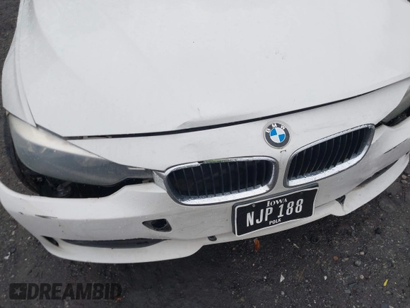 2015 BMW 3 Series 320i with VIN WBA3B1C51FP831380, listed as a IAAI auction lot 41044053 with 187,660 mi miles. Bid and sale history available at carsss.com. Image 18.