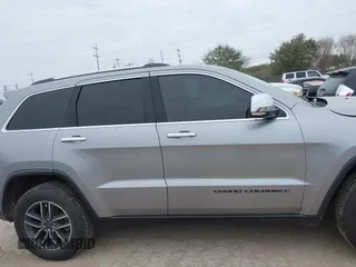 2019 Jeep Grand Cherokee Limited z VIN 1C4RJEBG8KC752297, wystawiony jako IAAI lot #41580741 z przebiegiem 142 981 mil mil oraz . Historia ofert i sprzedaży dostępna na DreamBid. Obrazek 14.
