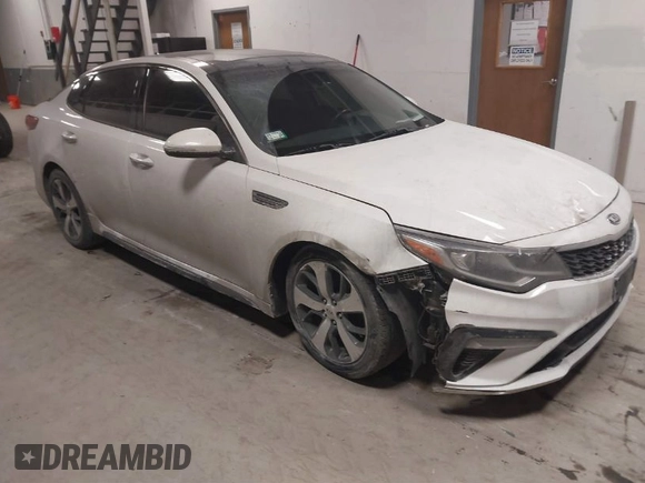 2019 Kia Optima LX with VIN 5XXGT4L39KG280666, listed as a IAAI auction lot 41436121 with 121,531 mi miles. Bid and sale history available at carsss.com. Image 1.