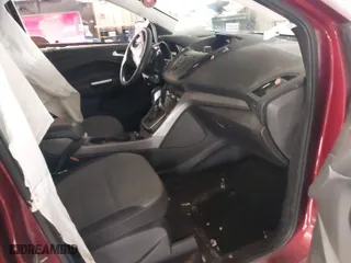 2014 Ford Escape SE with VIN 1FMCU9GX7EUA33937, listed as a IAAI auction lot 41504576 with 104,908 mi miles. Bid and sale history available at carsss.com. Image 5.
